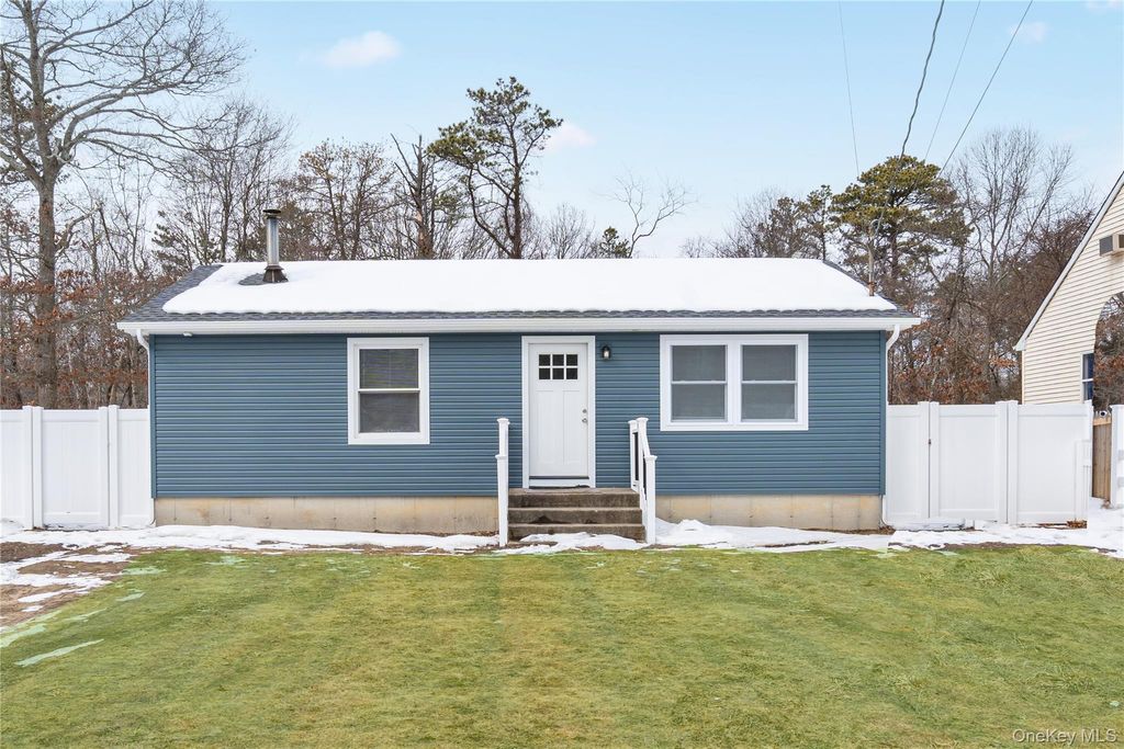 Photo of 16 Market Street, Mastic Beach, NY 11951 (MLS # 960904)