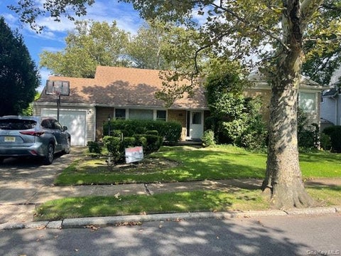 Homes For Rent - 894 Lakeside Drive<br/> Nassau County, Woodmere, NY 11598
