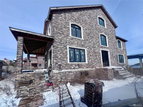 148-18 12 road Beechhurst NY 11357