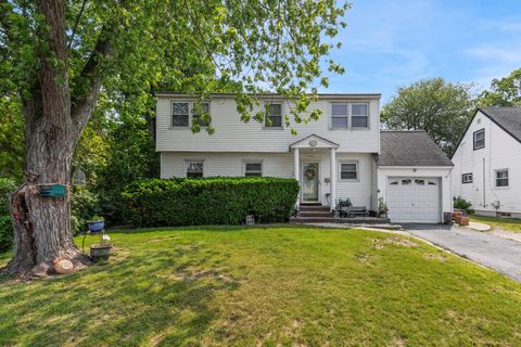 1741 Meadowbrook Road Merrick NY 11566