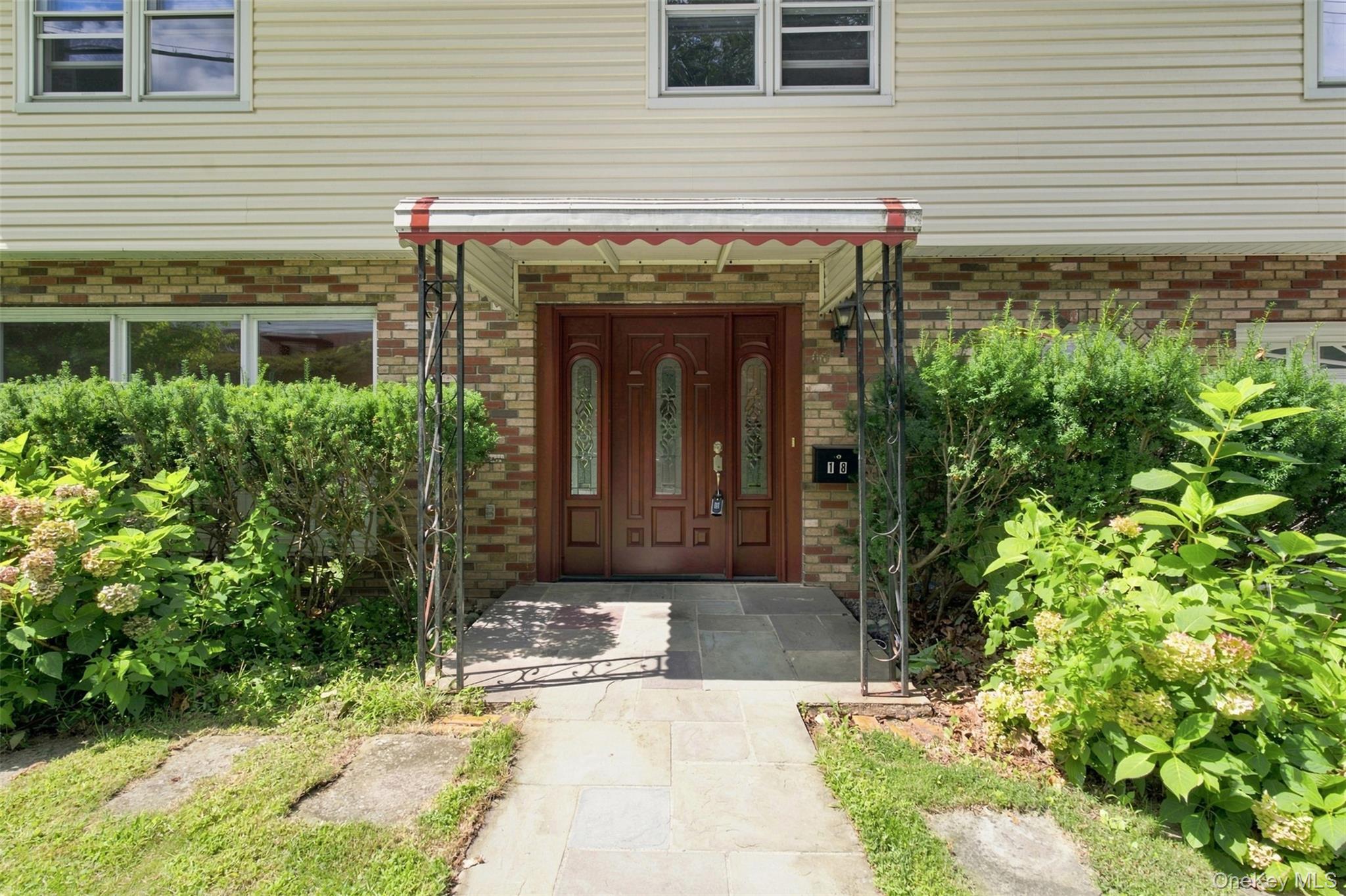 18 Bonaventure Avenue
