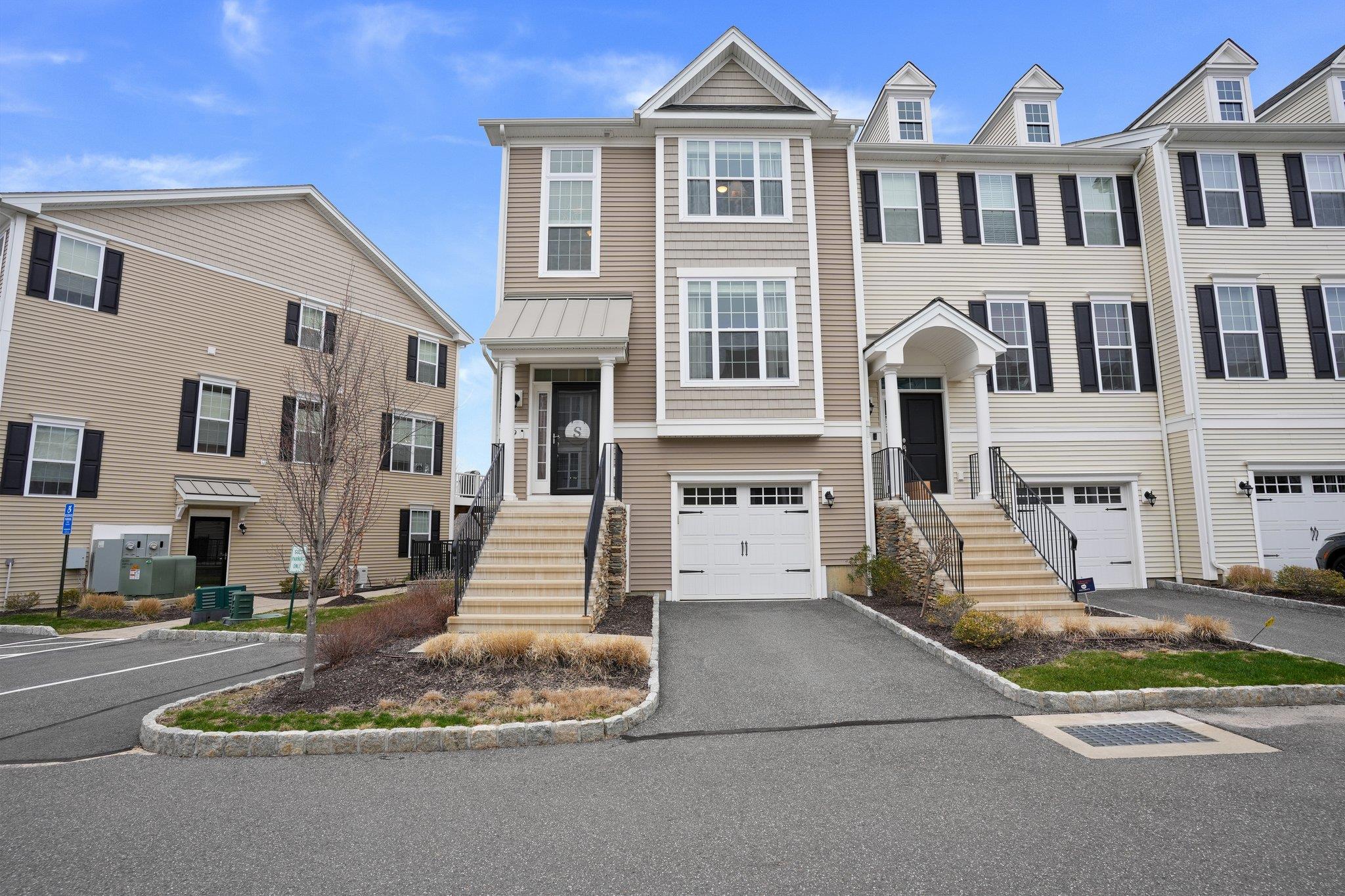 19 Putnam Lane, Danbury, Connecticut image 1