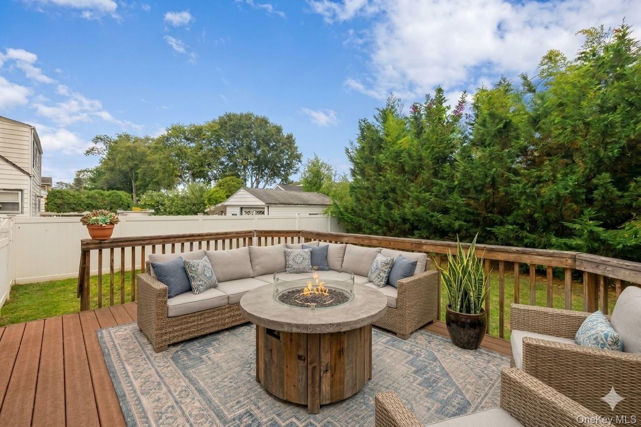 320 Aster Road - Photo 2