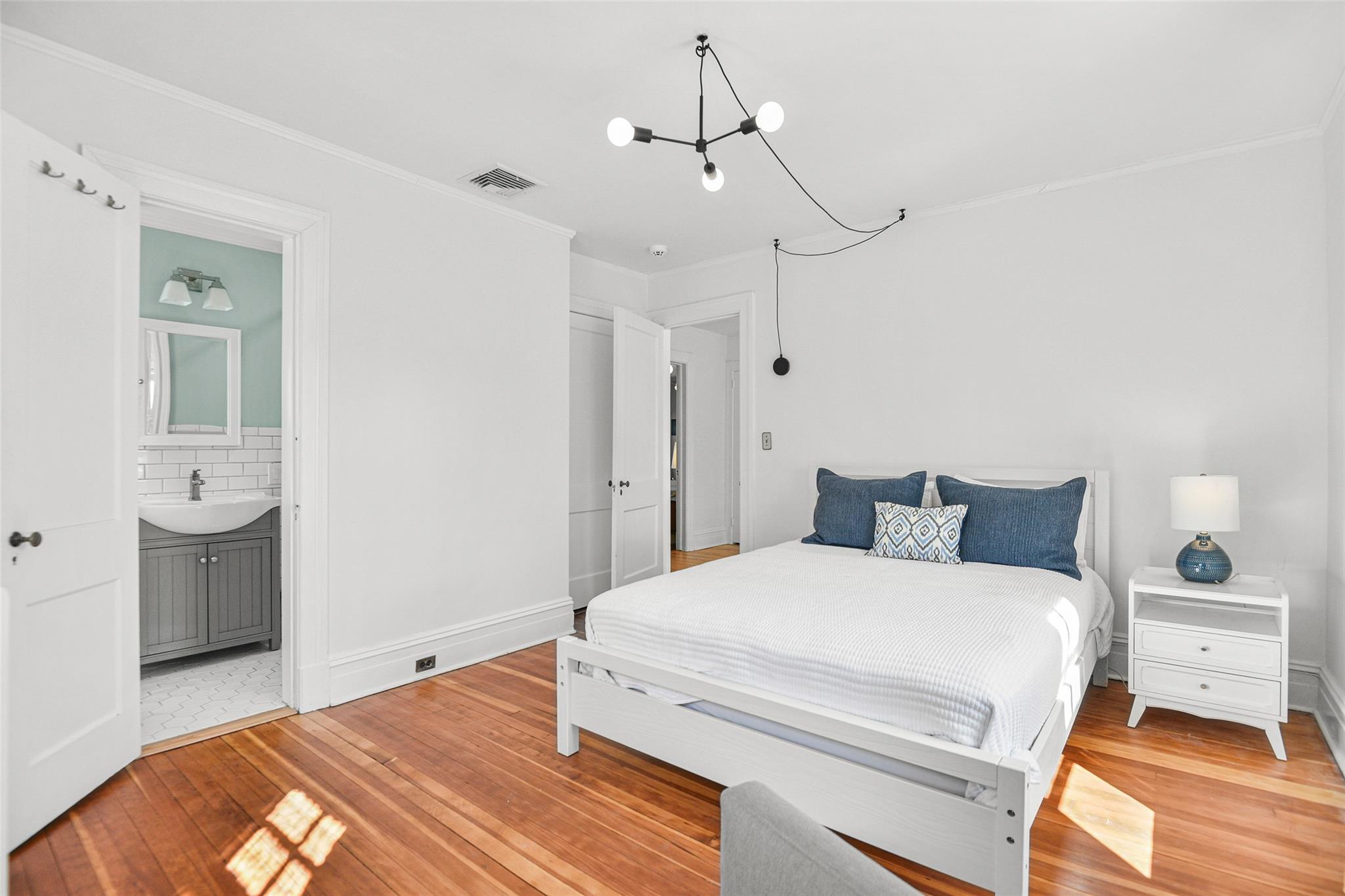 24 Pell Place, New Rochelle, New York image 28