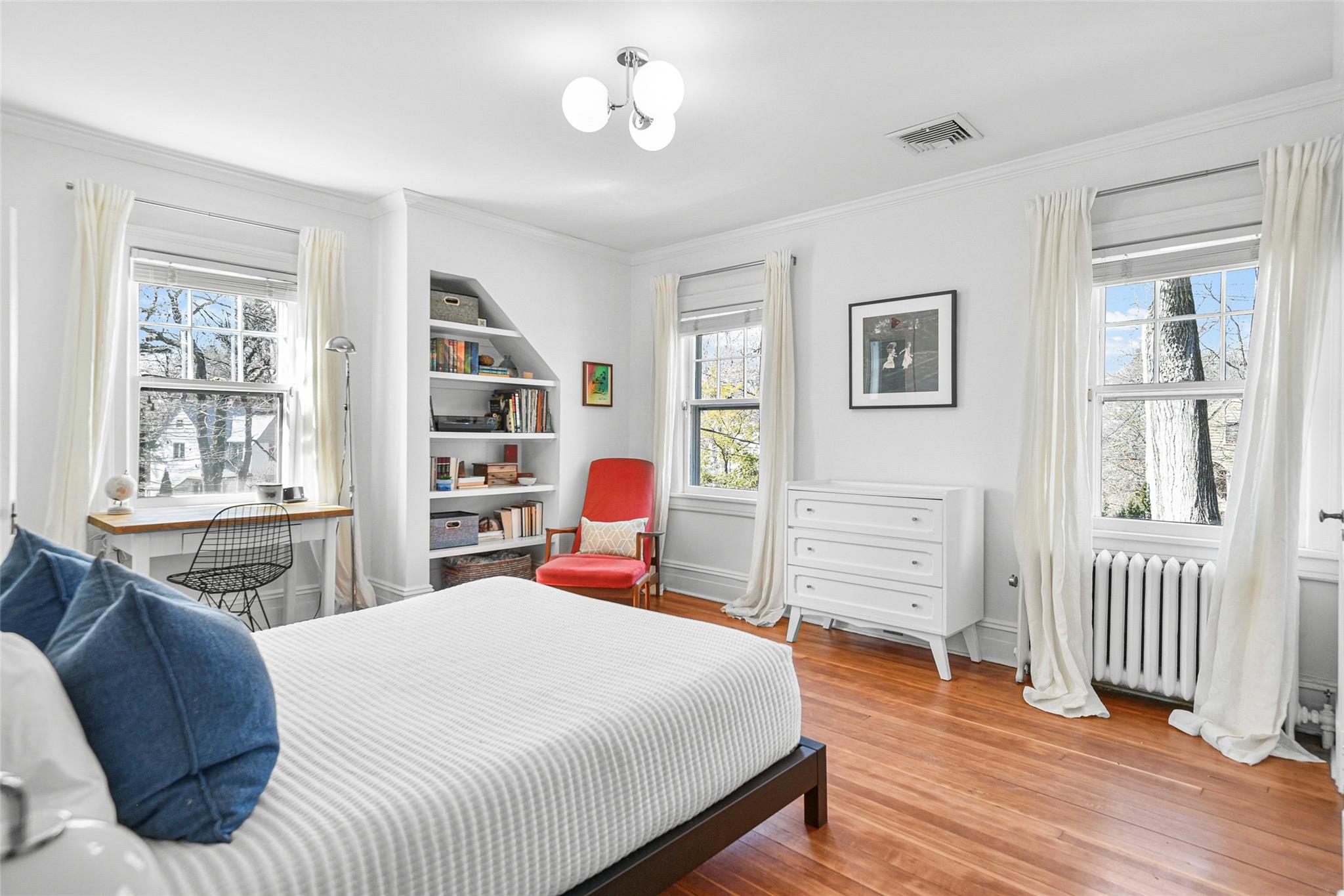 24 Pell Place, New Rochelle, New York image 26