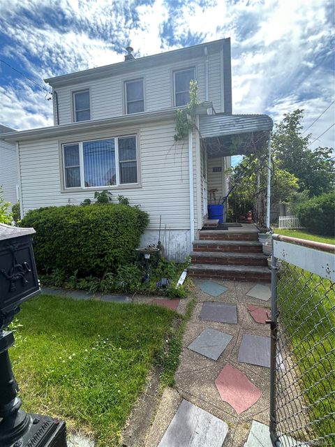 Photo of 114 Elmwood Street, Valley Stream, NY 11581 (MLS # 1006470)