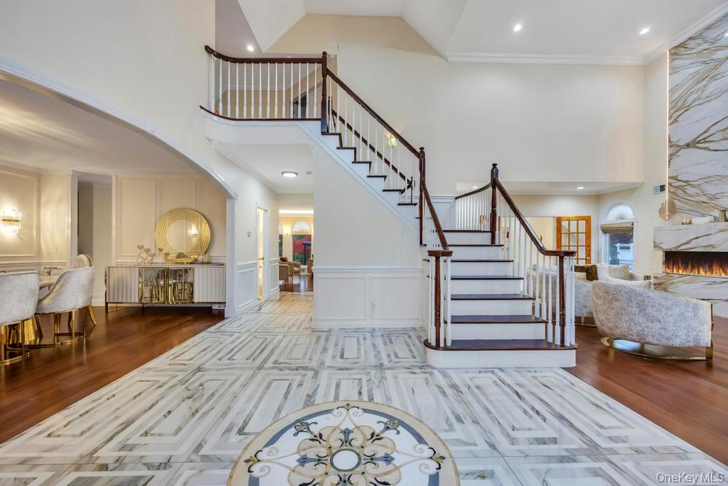 2 Old Bridge Court