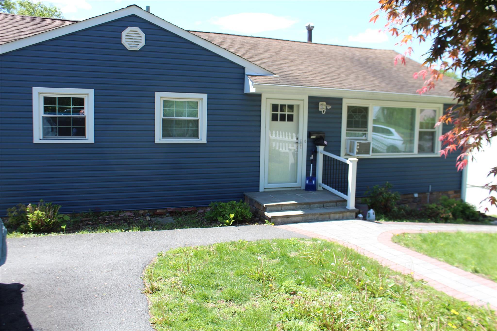 1111 Frost Lane