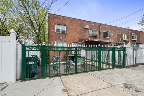Photo of 770 Magenta Street, Bronx, NY 10467 (MLS # 989370)