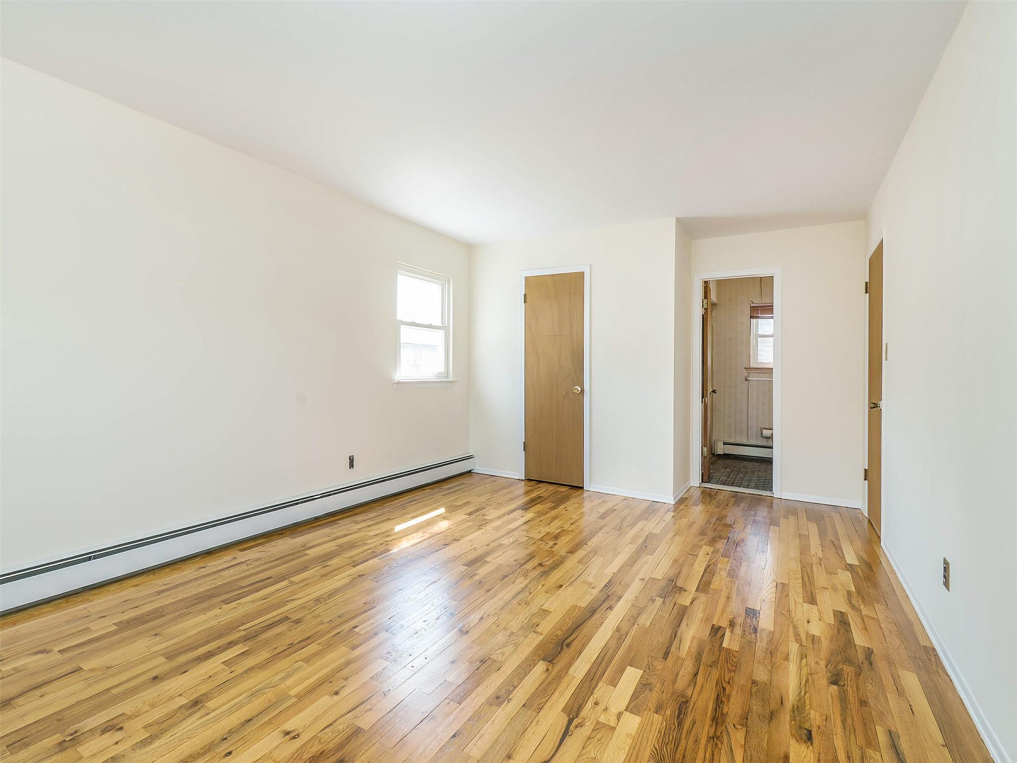 54 Meadow Street, Garden City, New York image 22