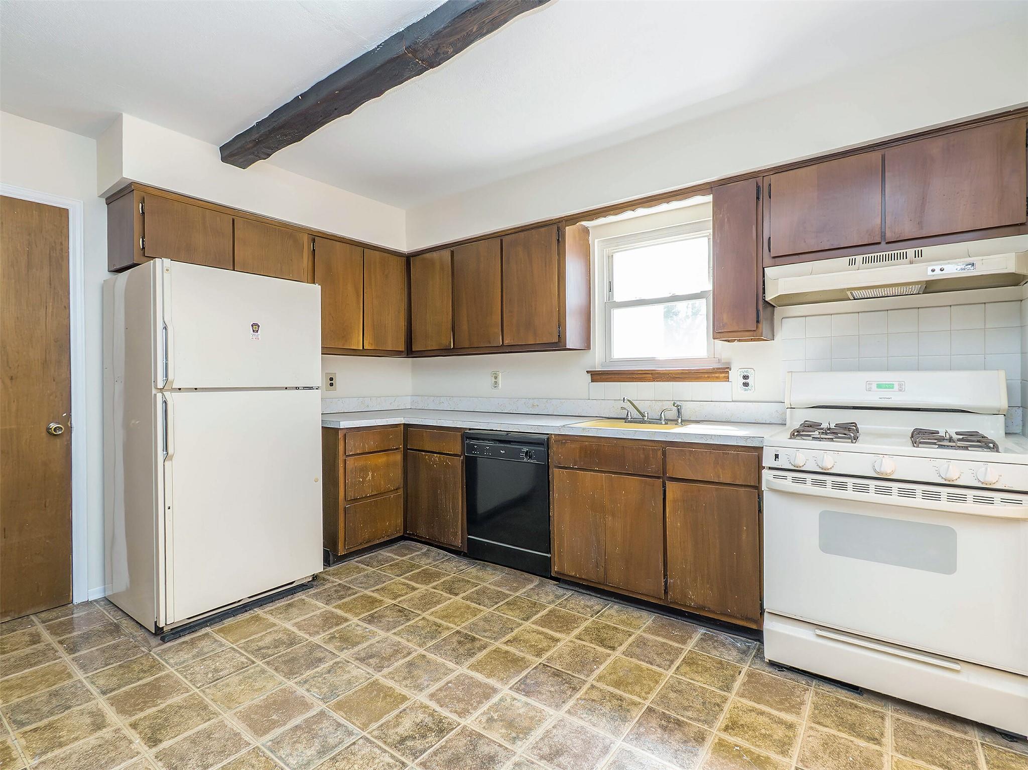 54 Meadow Street, Garden City, New York image 11