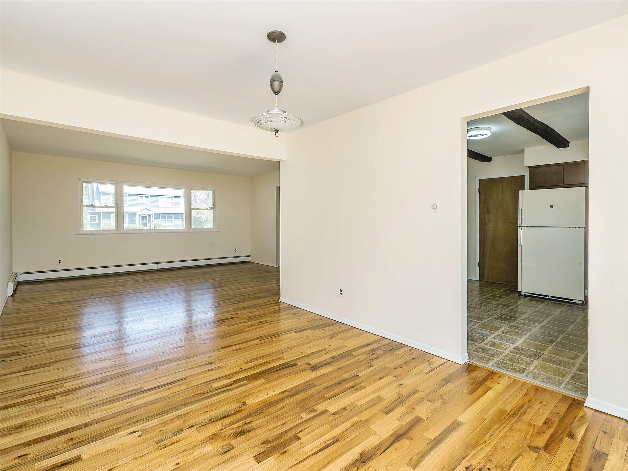 54 Meadow Street, Garden City, New York image 9