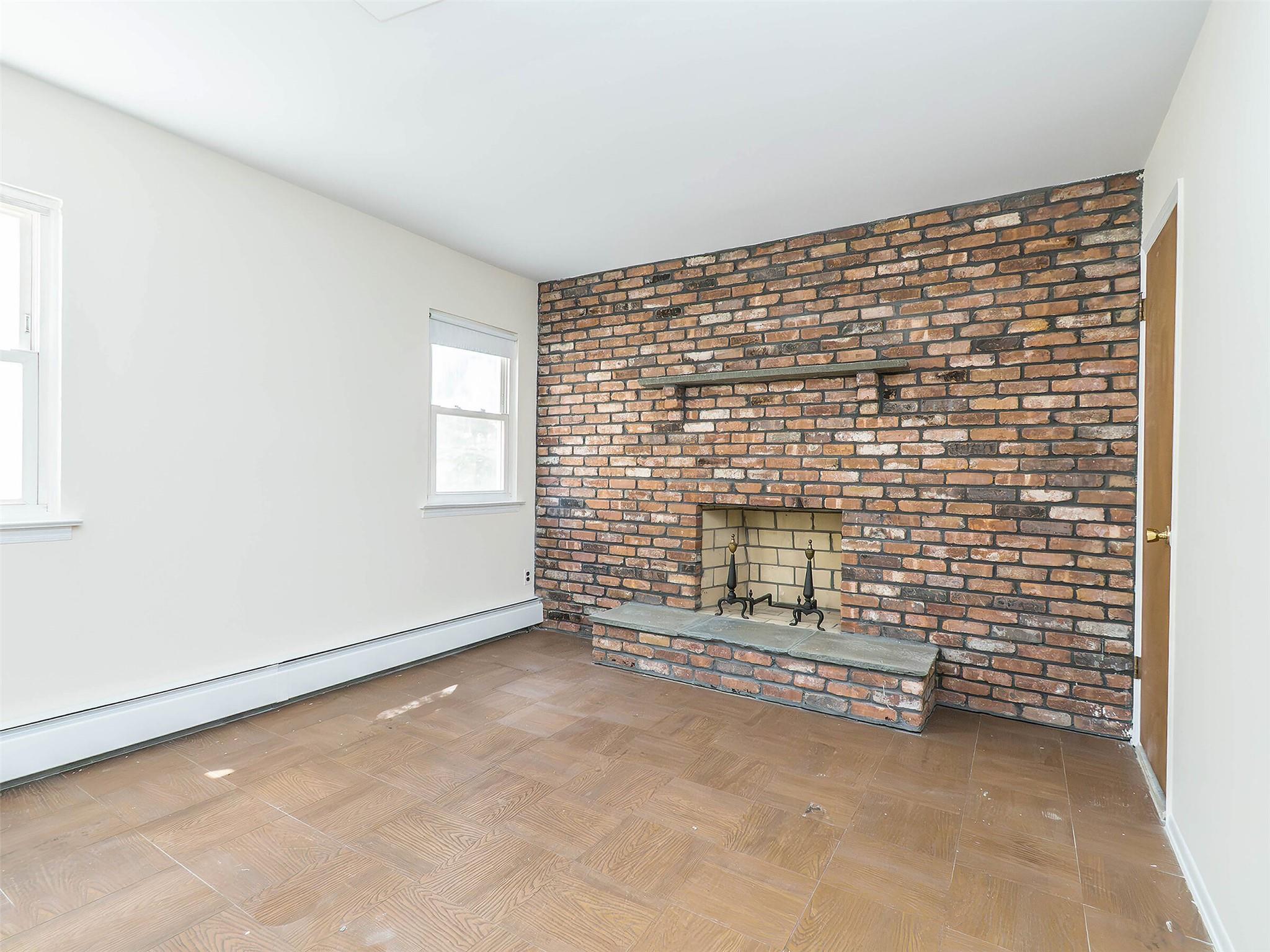 54 Meadow Street, Garden City, New York image 13