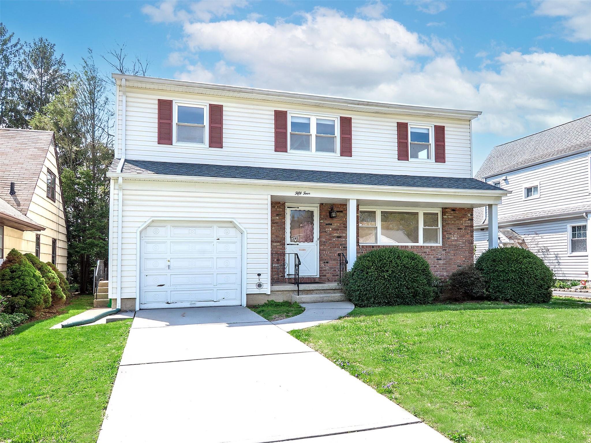 54 Meadow Street, Garden City, New York image 2