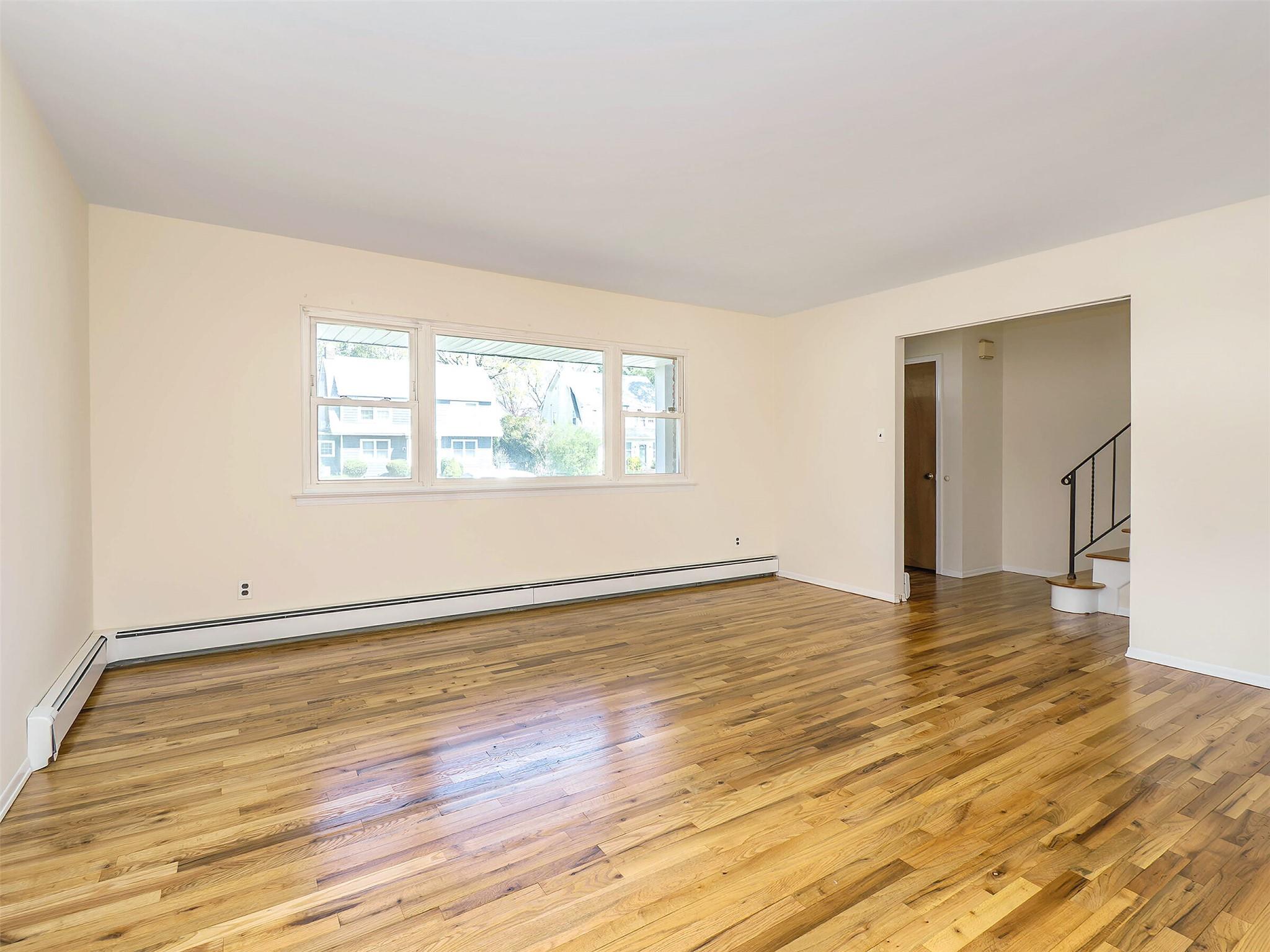 54 Meadow Street, Garden City, New York image 4