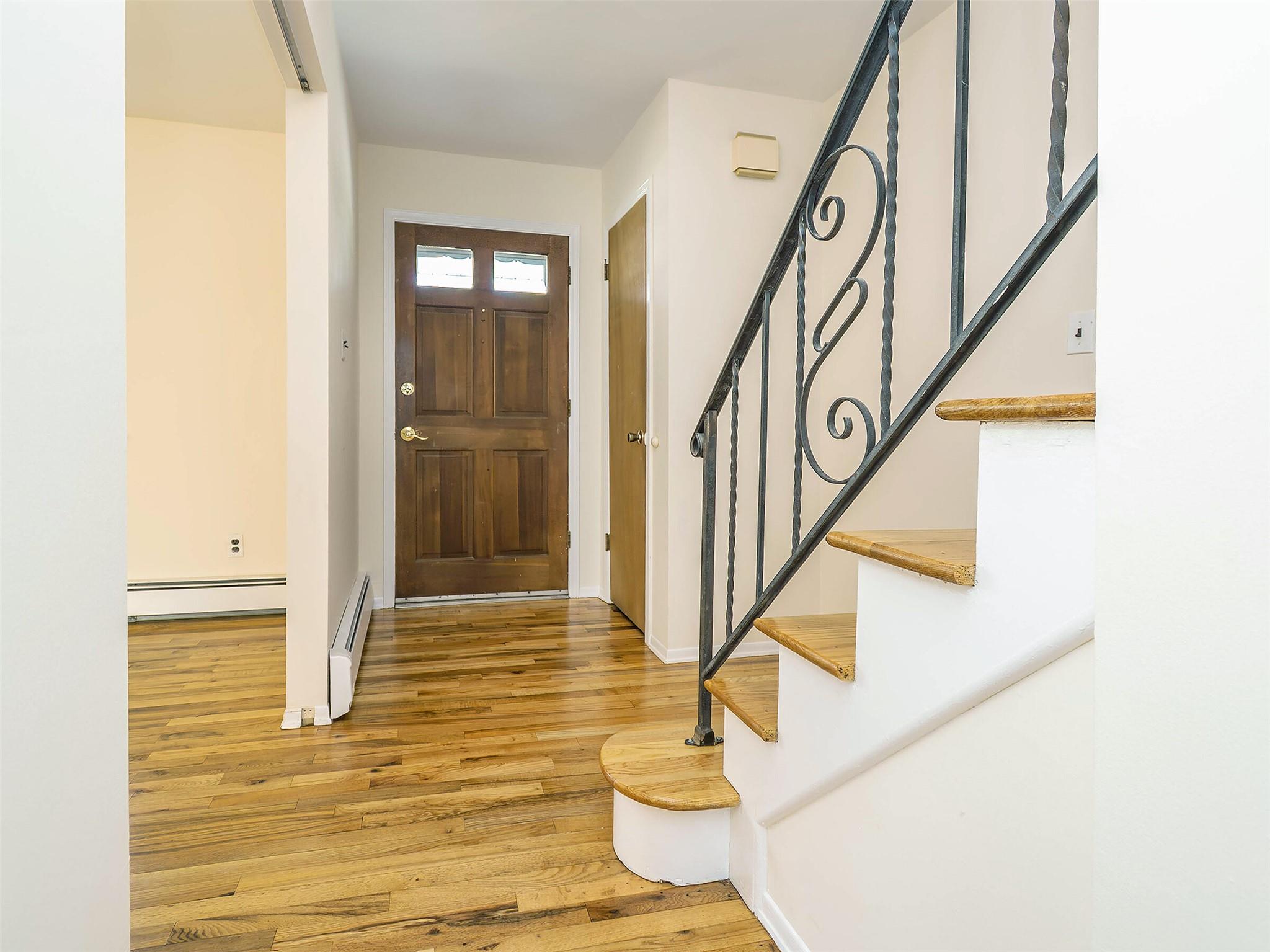 54 Meadow Street, Garden City, New York image 3