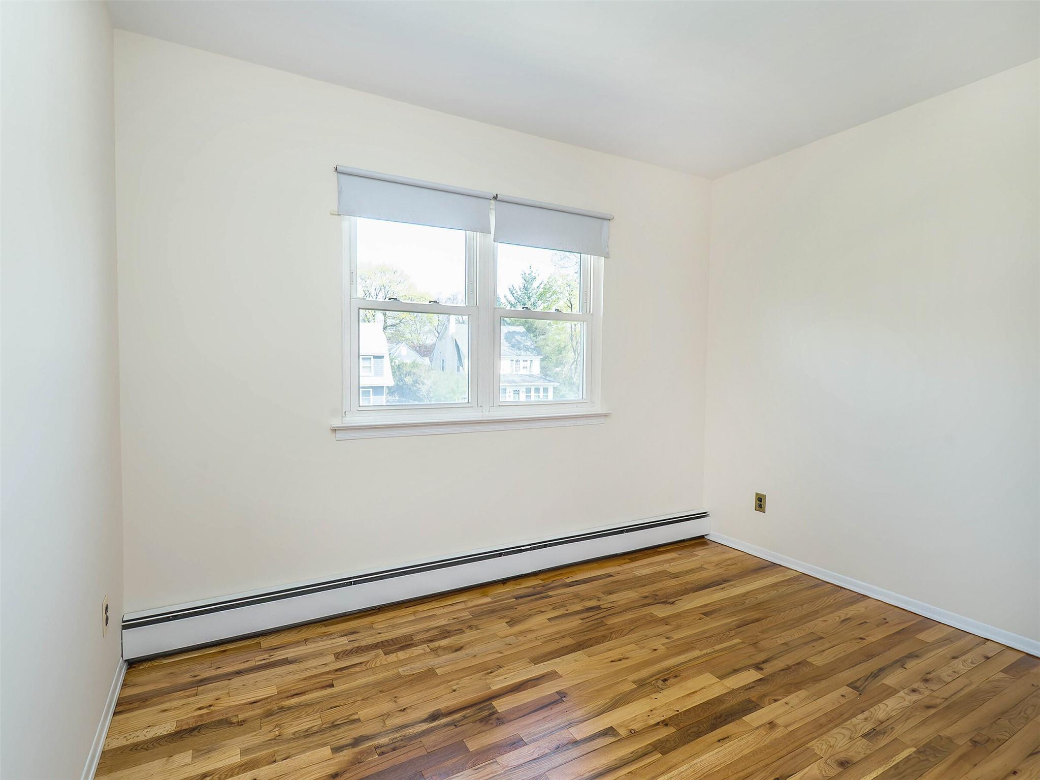 54 Meadow Street, Garden City, New York image 19