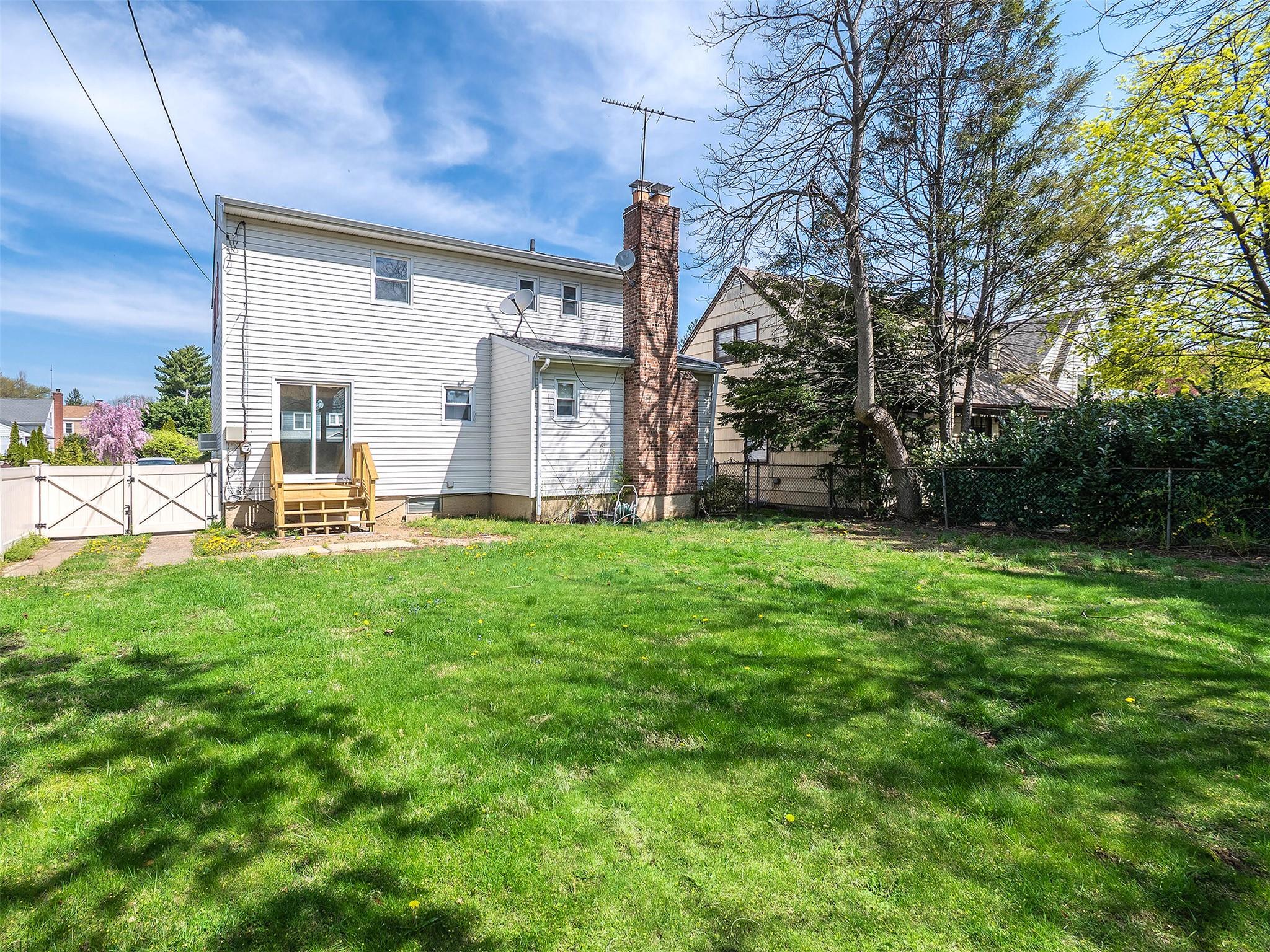 54 Meadow Street, Garden City, New York image 33