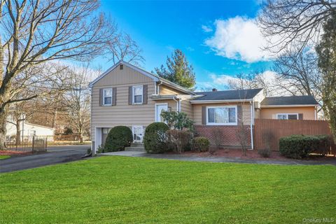 Photo of 138 E Eckerson Road, Spring Valley, NY 10977 (MLS # 910293)