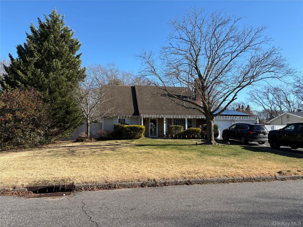 Photo of 5 Wintergreen Drive, Coram, NY 11727 (MLS # 944138)