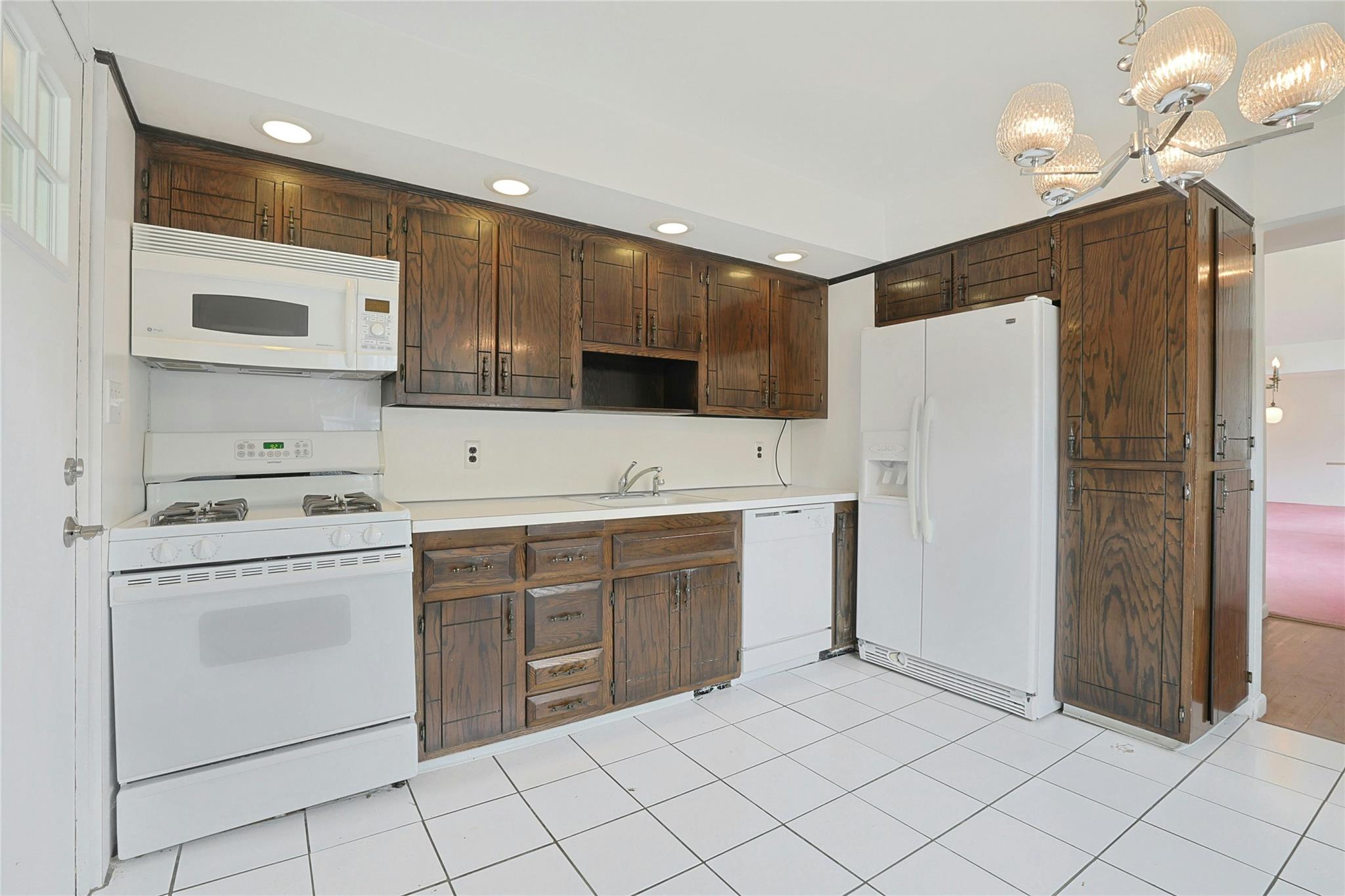 50 Parker Boulevard, Monsey, New York image 7