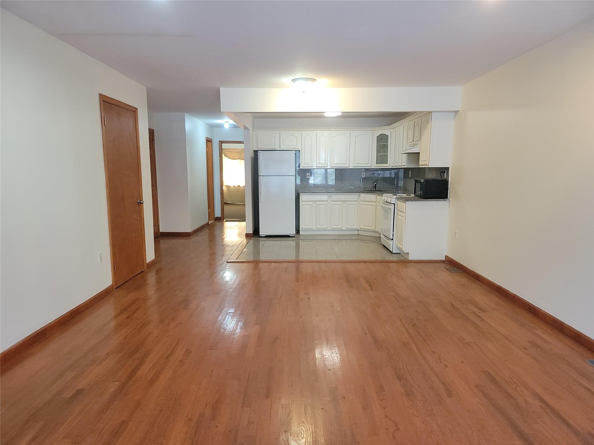 Springfield Boulevard 1, Queens Village, Queens, NY - 2 Bedrooms  
2 Bathrooms  
4 Rooms - 