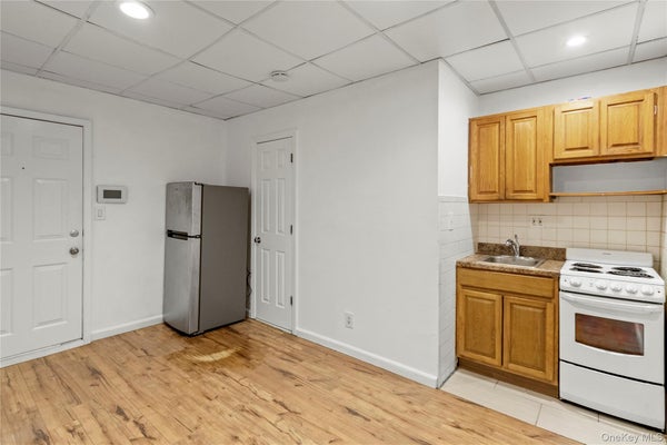 14 BAYVILLE AVE APT 4, BAYVILLE, NY 11709 - Image 2c51646d04fb2abe4cc90d9439c31fd2/2092947555