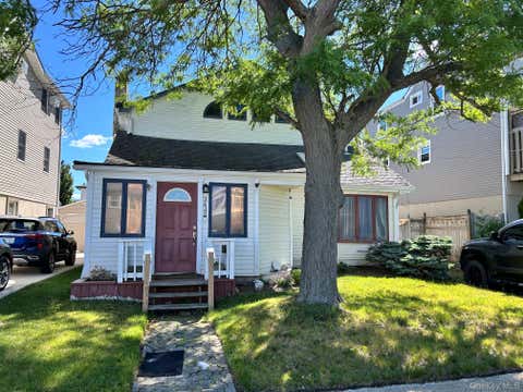 Homes For Sale - 3439 Colony Drive<br/> Nassau County, Baldwin, NY 11510