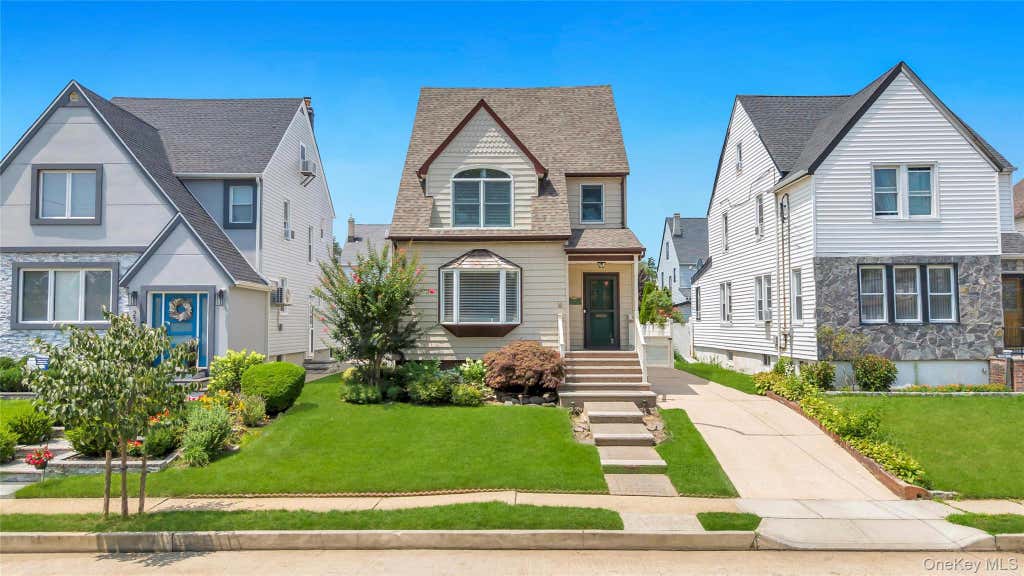 Photo of 232 Locust Street, Valley Stream, NY 11581 (MLS # 1030153)