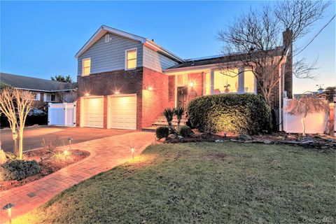 Photo of 3320 Bertha Drive, Baldwin, NY 11510 (MLS # 843478)