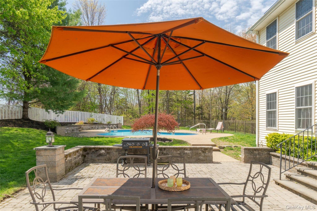 Photo of 12 Ridgeview Lane, Marlboro, NY 12542 (MLS # 1045235)