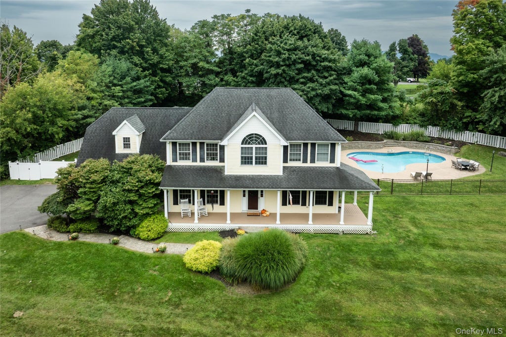 Photo of 12 Ridgeview Lane, Marlboro, NY 12542 (MLS # 1045235)