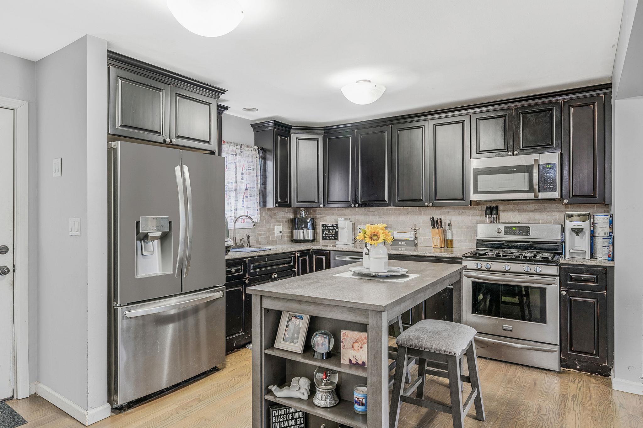 2474 Freeport Street, Wantagh, New York image 6