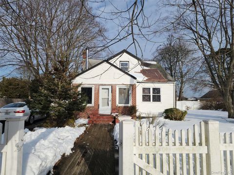 34 Pineview Boulevard, Central Islip, NY 11722 - MLS#: 965001