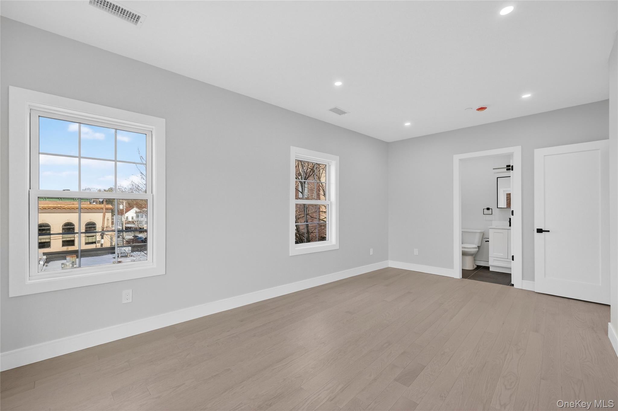 Wappingers Falls, New York 12590, United States, 2 Bedrooms Bedrooms, ,2 BathroomsBathrooms,Residential,Active,254574