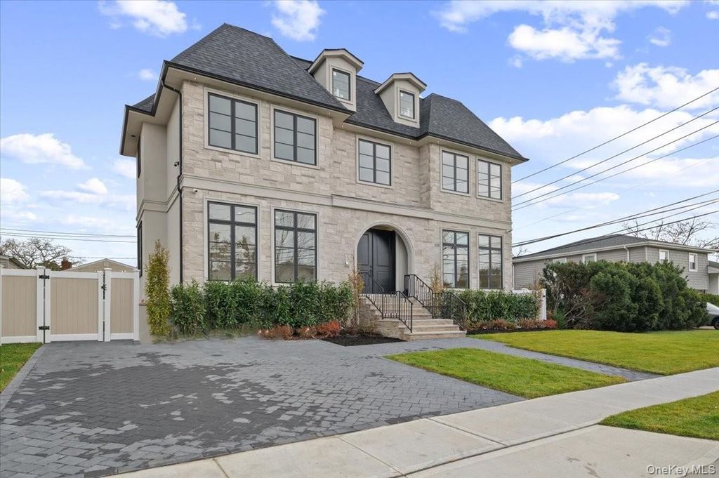 Photo of 772 Park Lane, North Woodmere, NY 11581 (MLS # 944938)