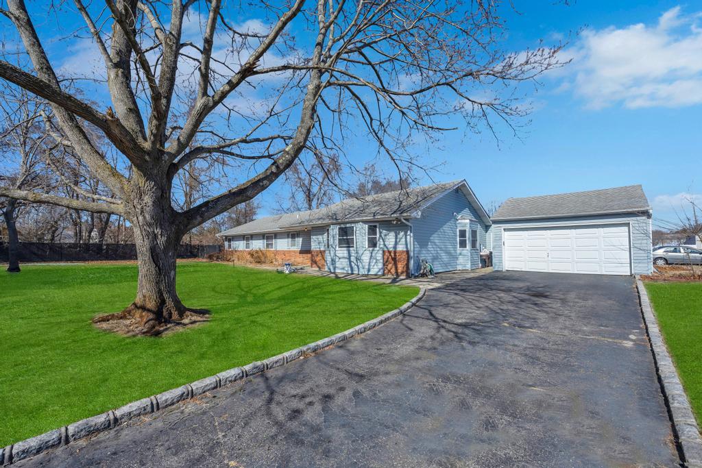 3 Maywood Lane, Coram, New York image 2