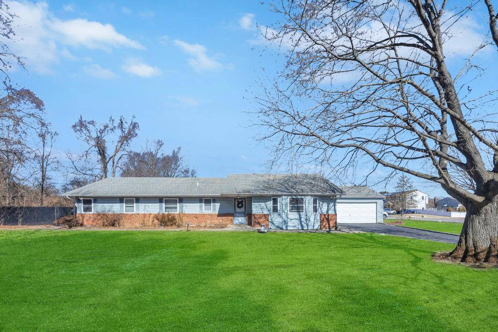3 Maywood Lane, Coram, New York image 1