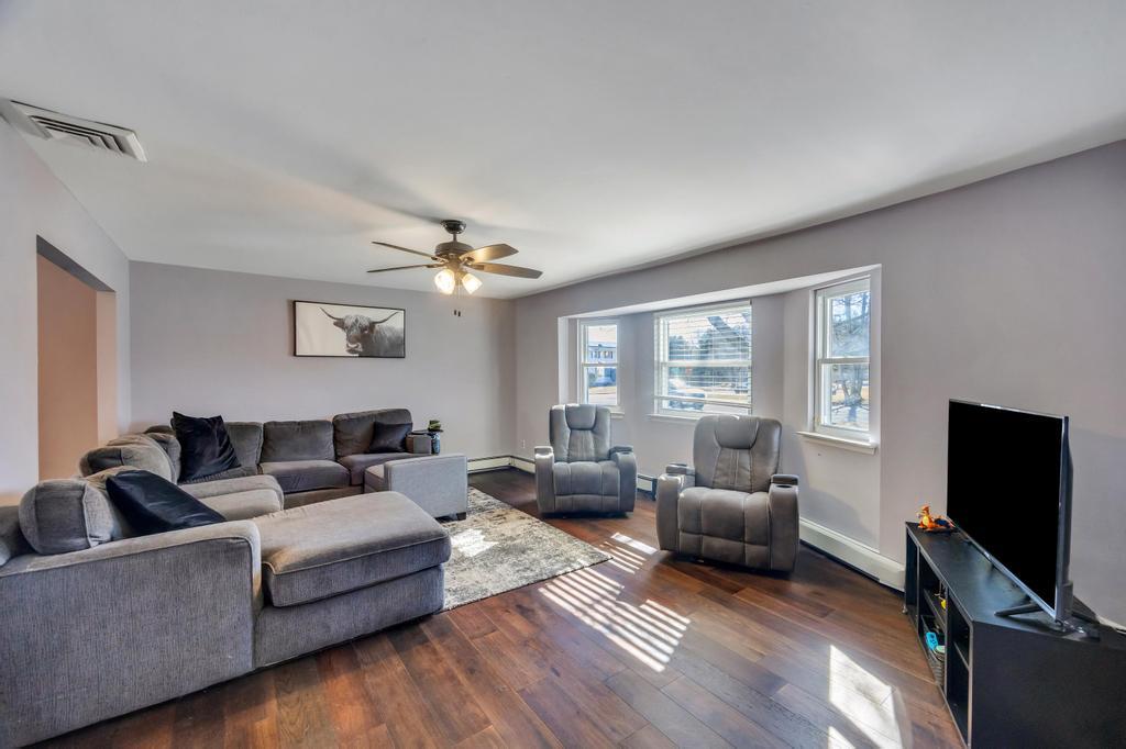 3 Maywood Lane, Coram, New York image 5