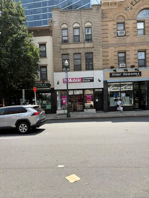 Photo of 528 Main Street, New Rochelle, NY 10801 (MLS # 1027694)