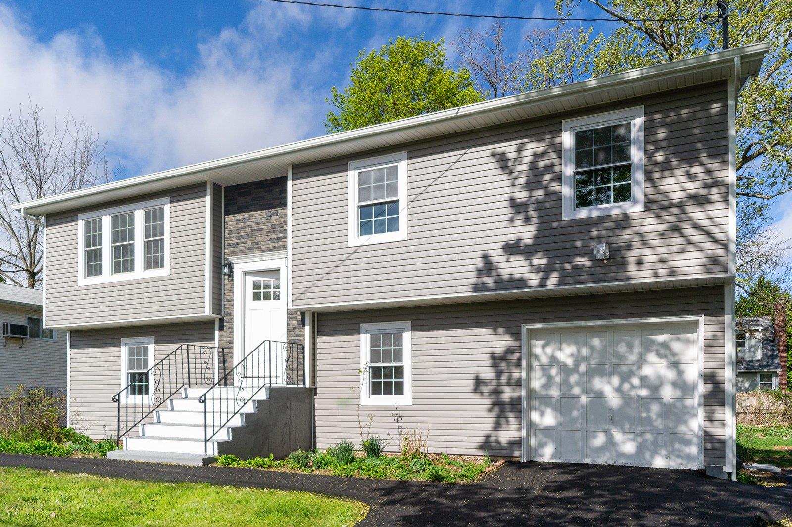 55 Andrews Avenue, Wyandanch, New York image 1