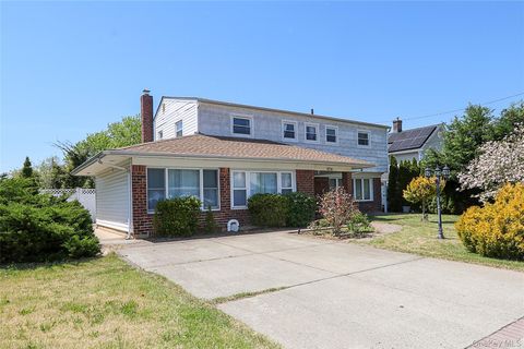 874 Seamans Neck Road Seaford NY 11783