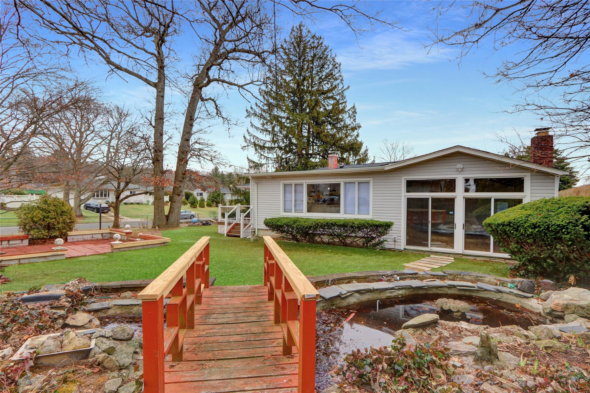 1 Donna Lane, Commack, New York image 31