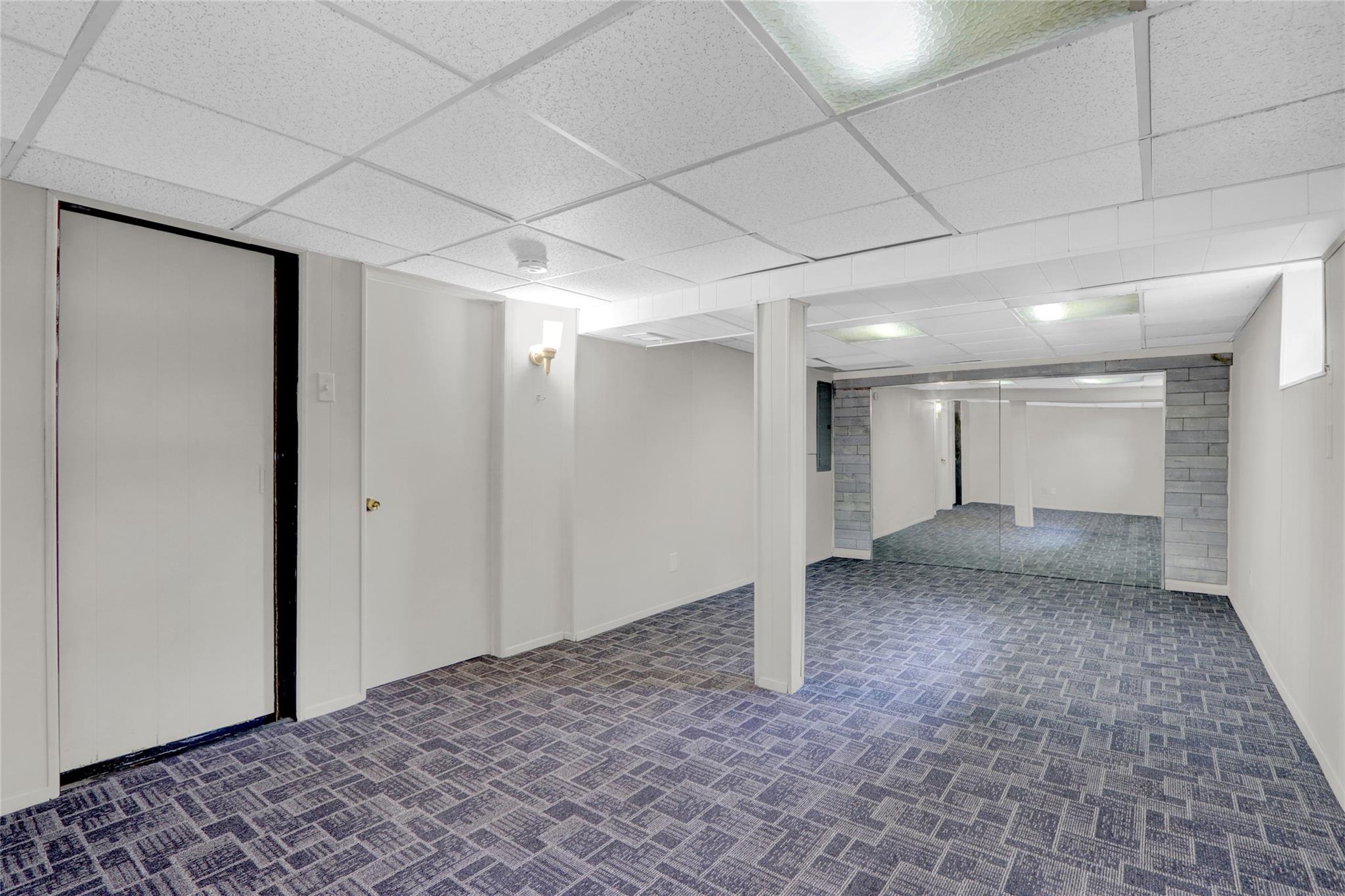 1 Donna Lane, Commack, New York image 29