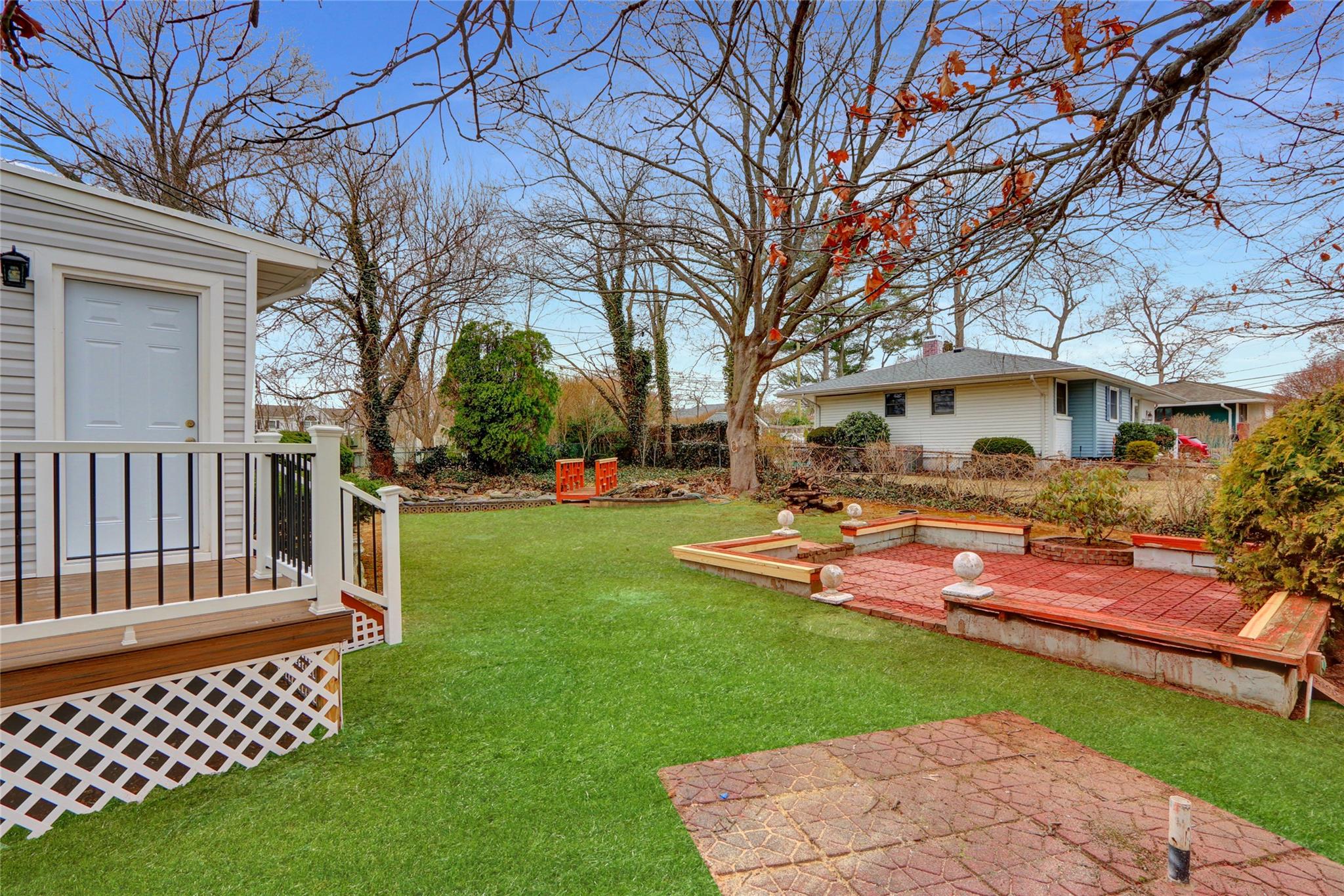 1 Donna Lane, Commack, New York image 32
