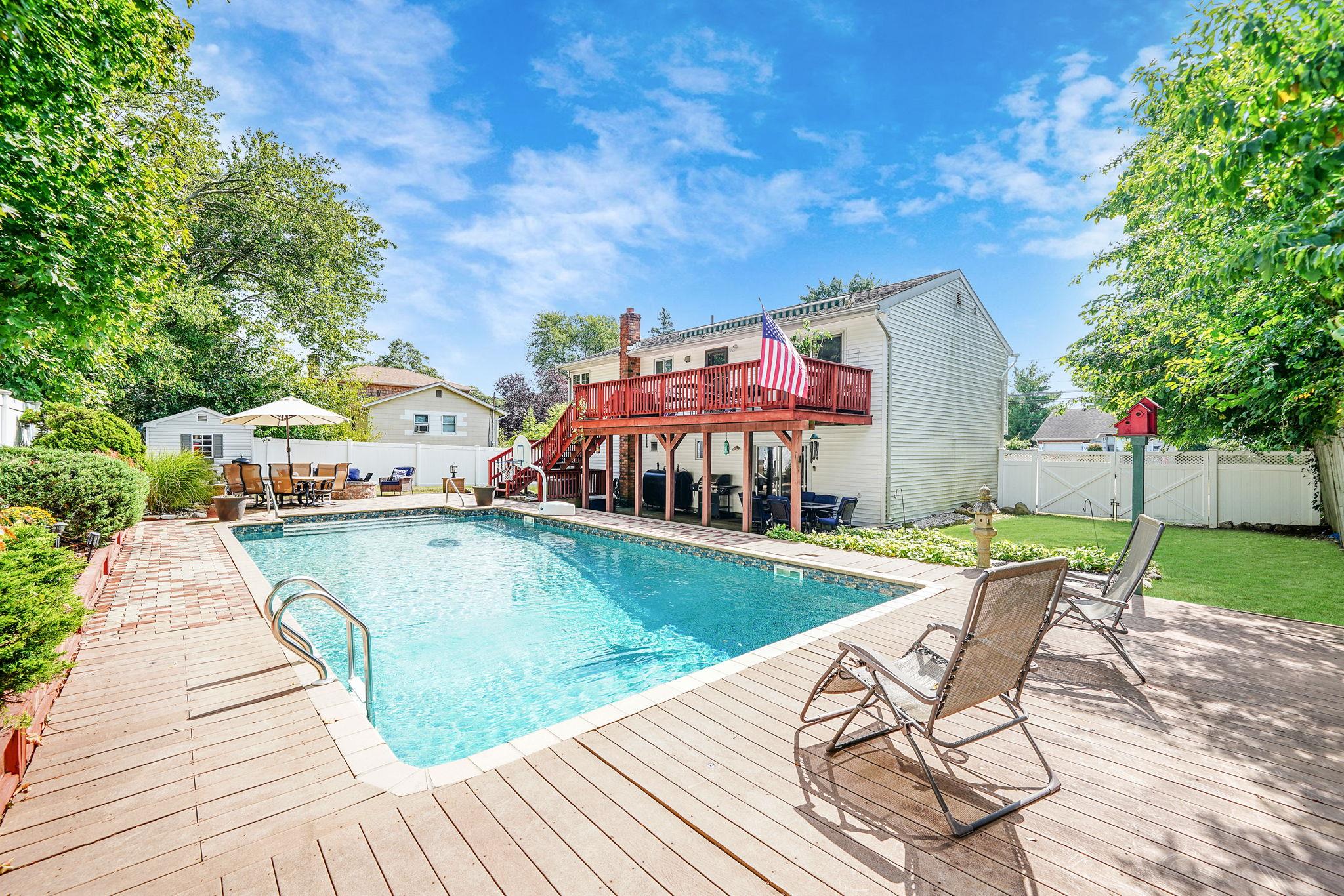 845 Peconic Avenue, West Babylon, New York image 17
