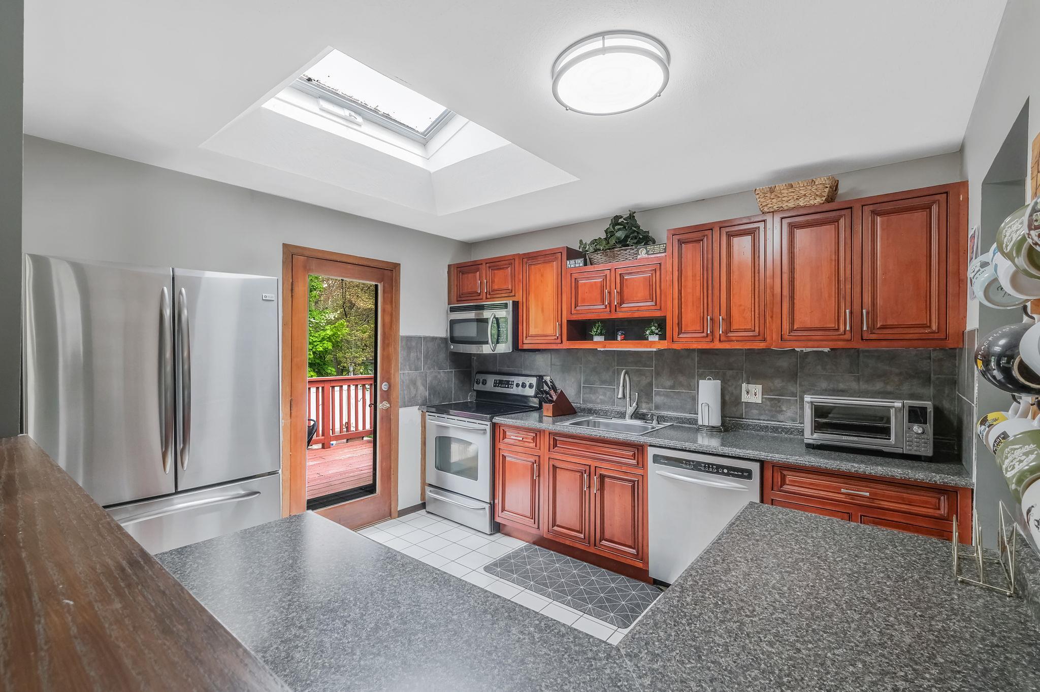 845 Peconic Avenue, West Babylon, New York image 7