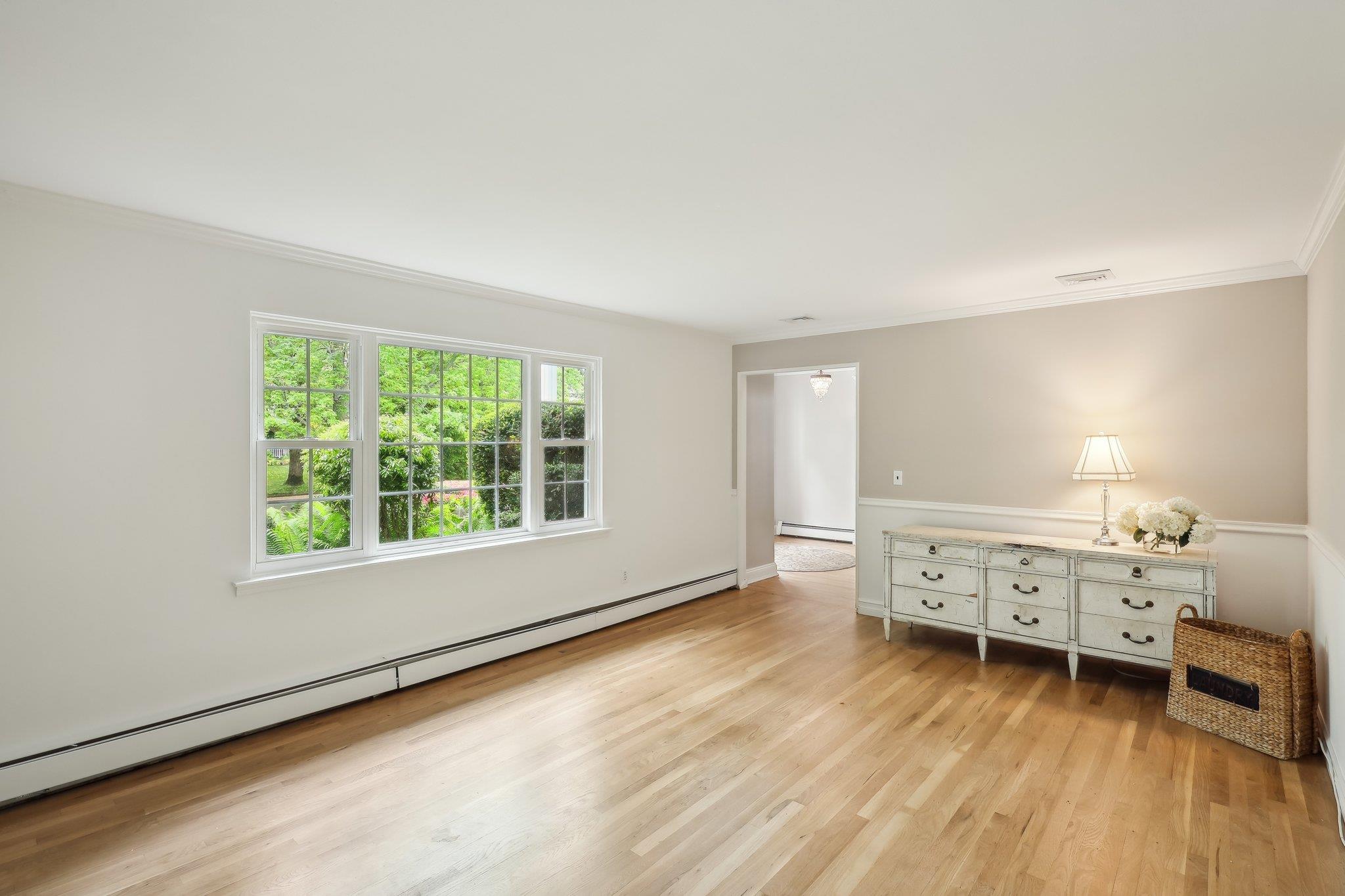 17 Suan Court, Greenlawn, New York image 21