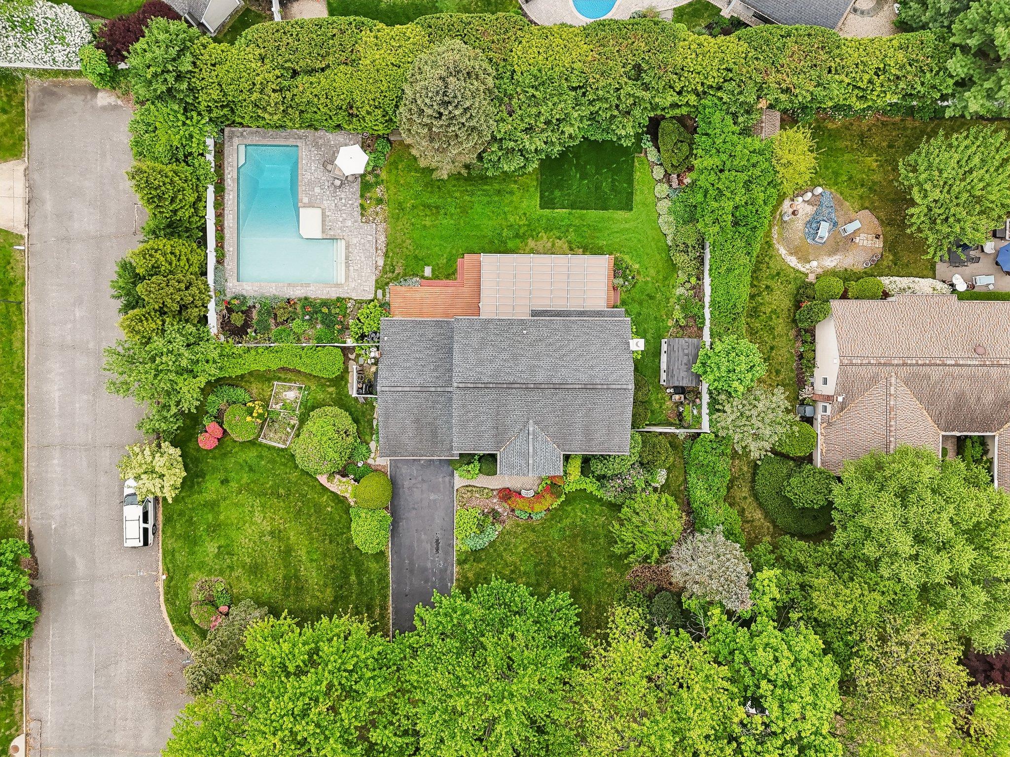 17 Suan Court, Greenlawn, New York image 3