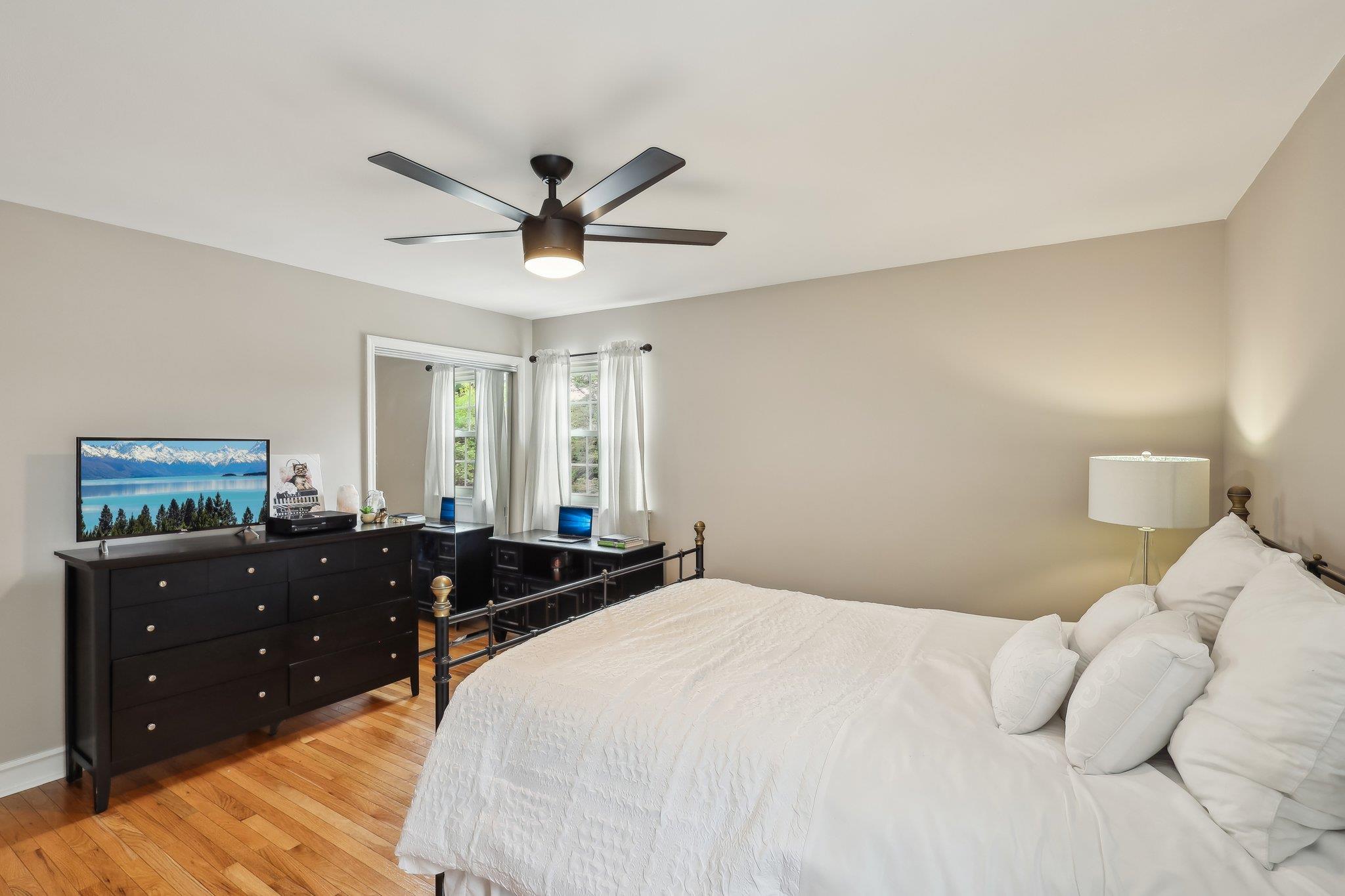 17 Suan Court, Greenlawn, New York image 38